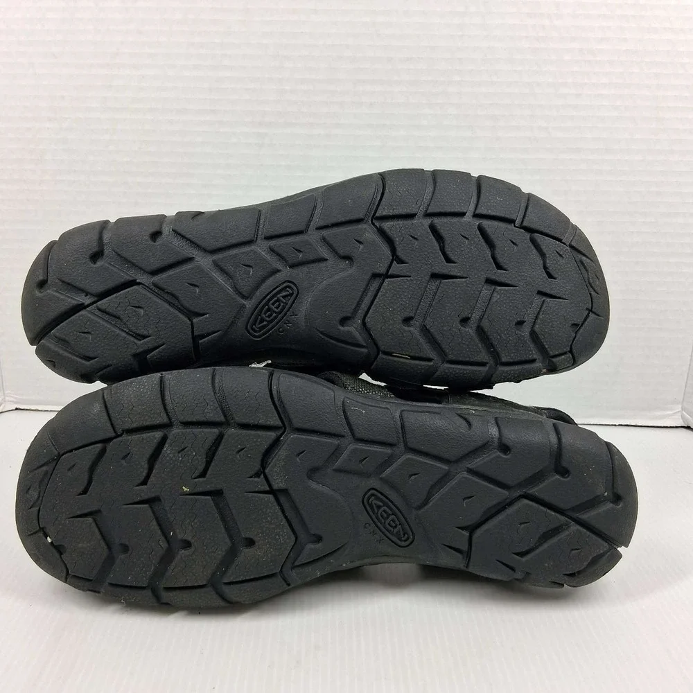 Keen Clearwater CNX Mens 11 Black Waterproof Hiking Water Sandals 1020662
